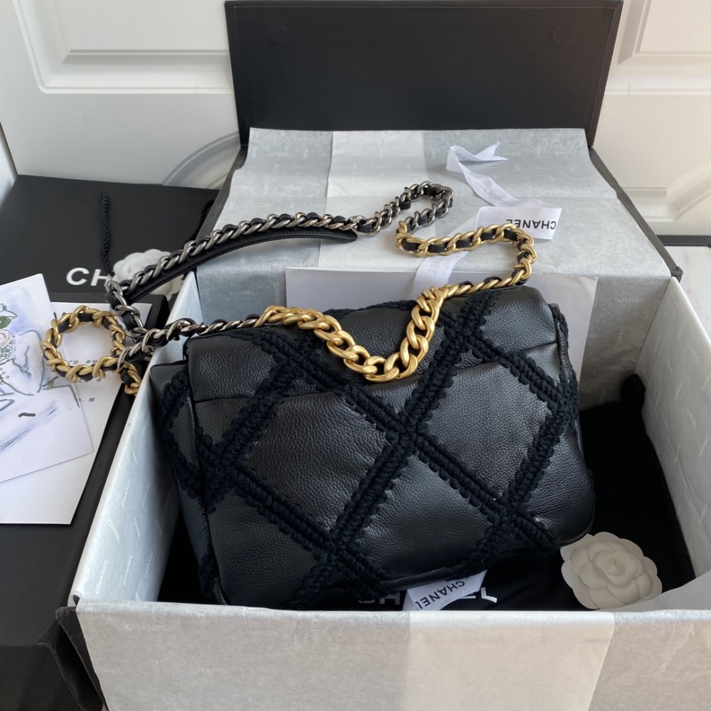 Chanel classic flap exquisite black atmospheric leather diamond pattern double C chain bag Chanel classic flap exquisite black atmospheric leather diamond pattern double C chain bag