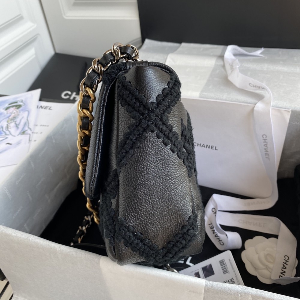 Chanel classic flap exquisite black atmospheric leather diamond pattern double C chain bag Chanel classic flap exquisite black atmospheric leather diamond pattern double C chain bag