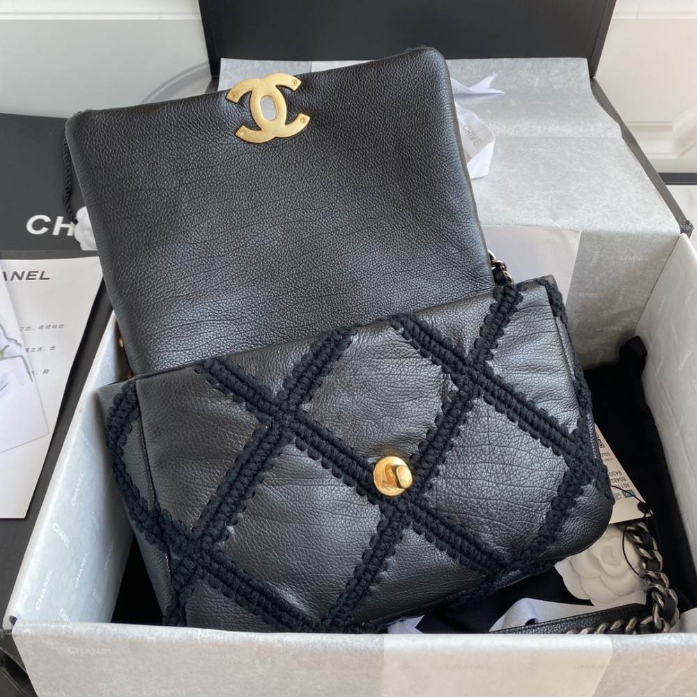 Chanel classic flap exquisite black atmospheric leather diamond pattern double C chain bag Chanel classic flap exquisite black atmospheric leather diamond pattern double C chain bag