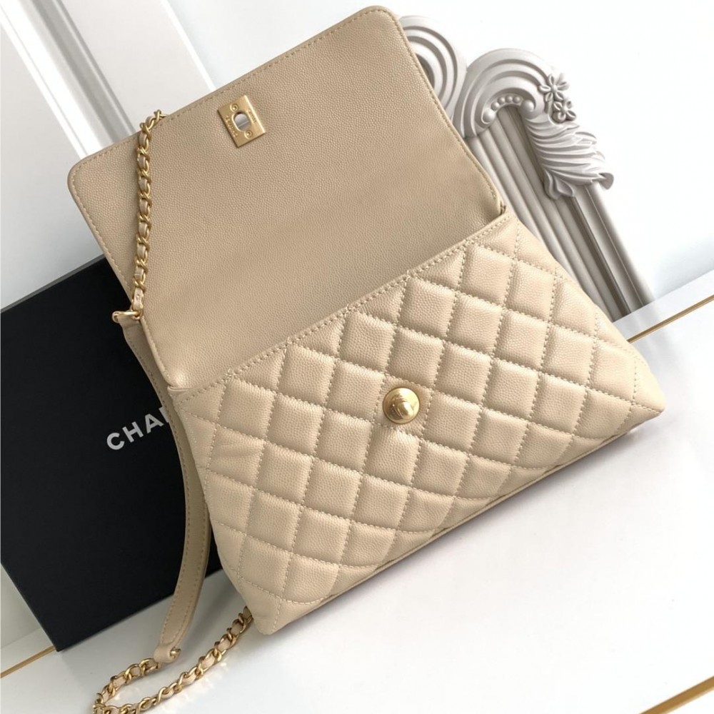 Chanel Classic Creamy White Diamond Check Medium Classic Flap Chain Bag Chanel Classic Creamy White Diamond Check Medium Classic Flap Chain Bag