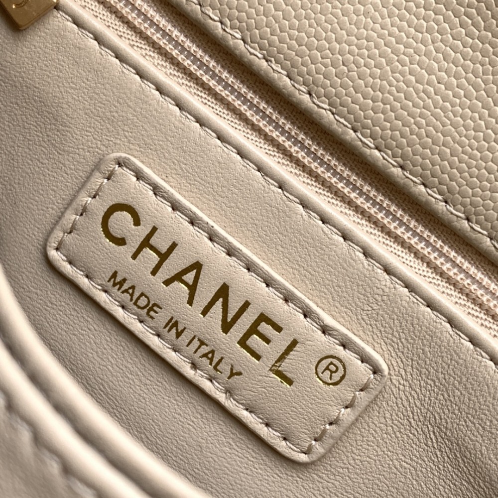 Chanel Classic Creamy White Diamond Check Medium Classic Flap Chain Bag Chanel Classic Creamy White Diamond Check Medium Classic Flap Chain Bag