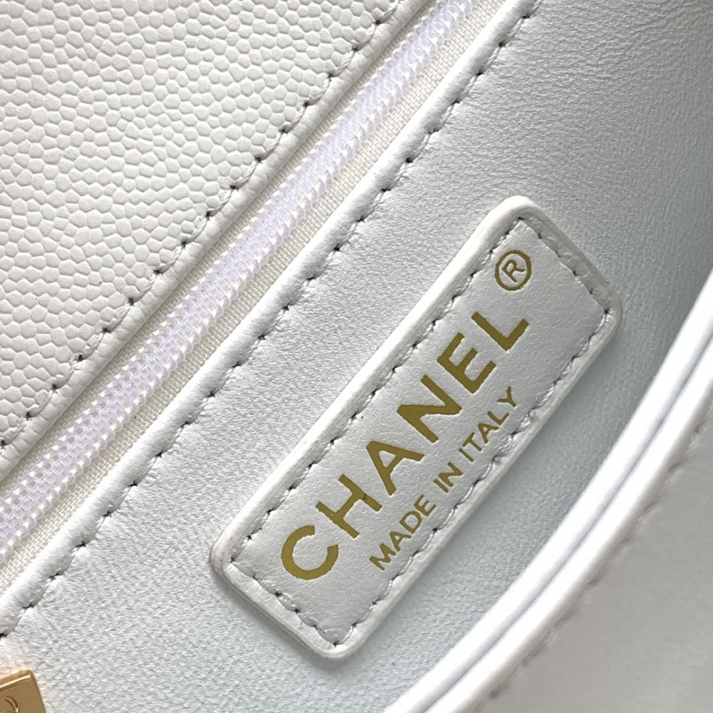 Chanel classic pure white diamond check medium Classic Flap chain bag Chanel classic pure white diamond check medium Classic Flap chain bag