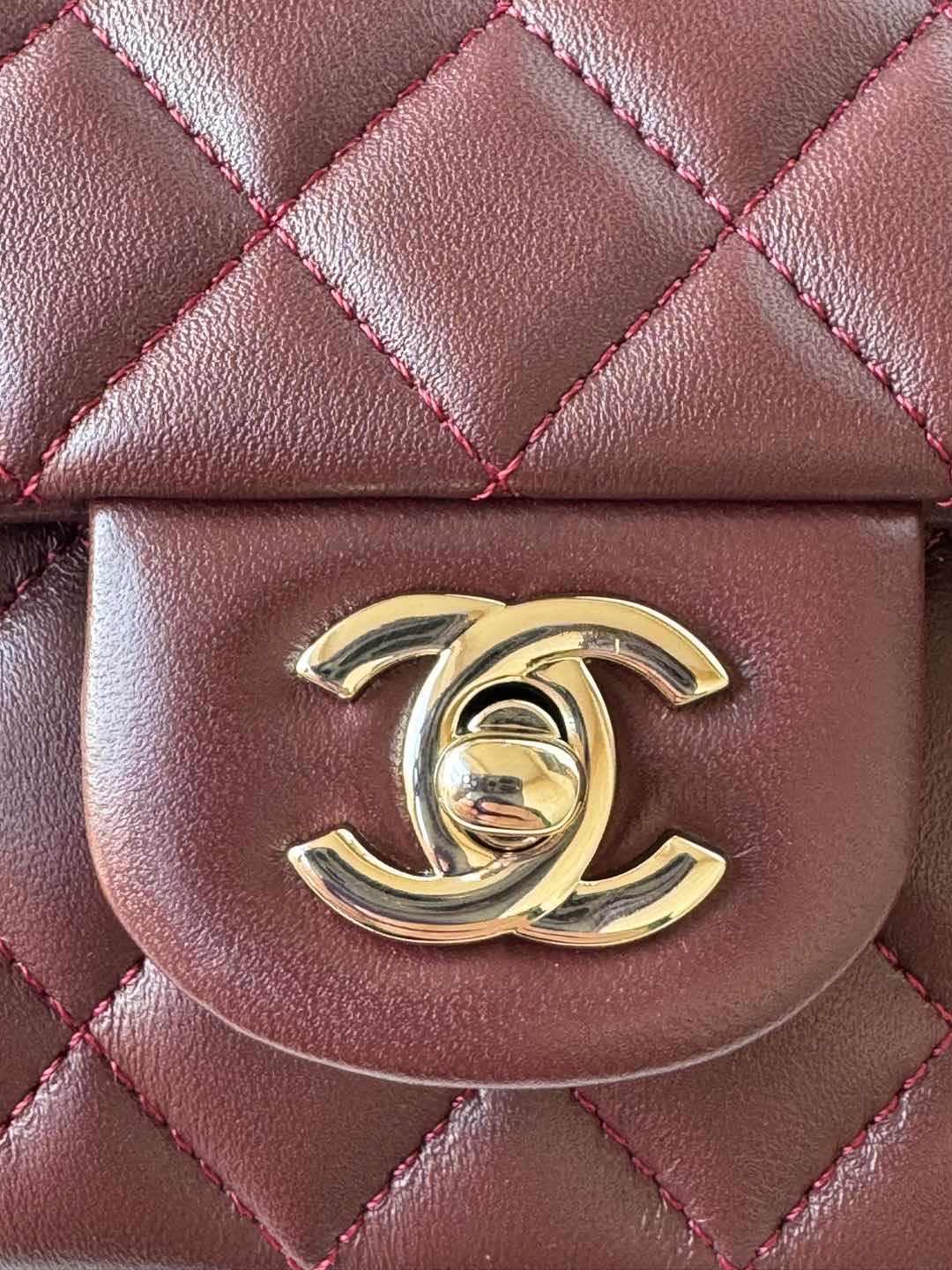 Chanel Classic Diamond Check Coffee Red Medium Classic Flap Chain Bag Chanel Classic Diamond Check Coffee Red Medium Classic Flap Chain Bag
