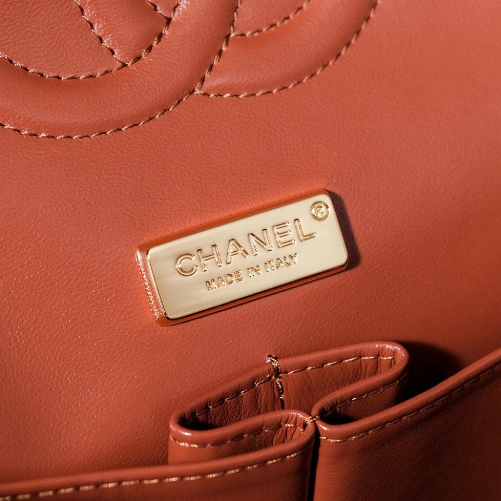 Chanel Honey Brown Diamond Check Flap Chain Large Tote Chanel Honey Brown Diamond Check Flap Chain Large Tote