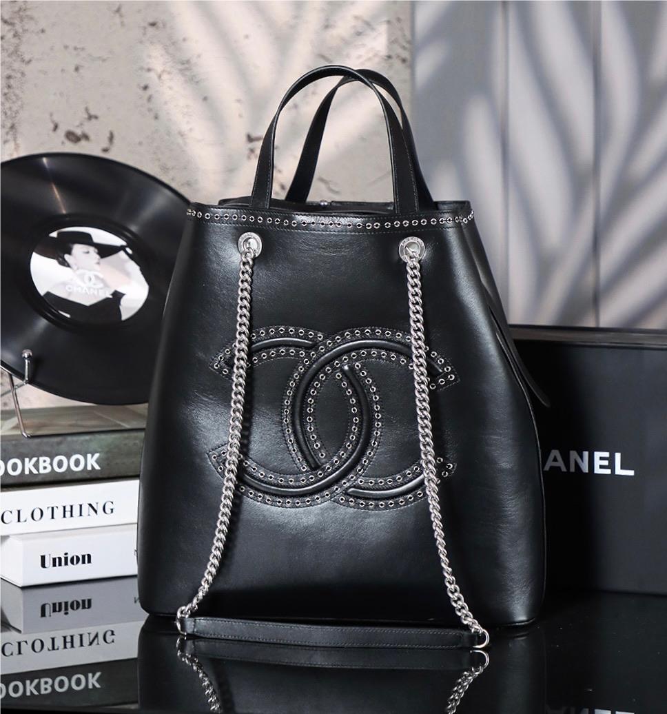 Chanel Classic Black Exquisite Leather Shoulder Chain Bag Chanel Classic Black Exquisite Leather Shoulder Chain Bag