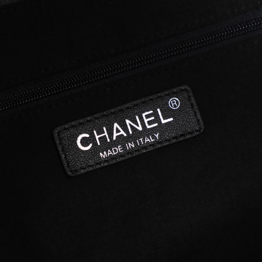 Chanel Classic Black Exquisite Leather Shoulder Chain Bag Chanel Classic Black Exquisite Leather Shoulder Chain Bag