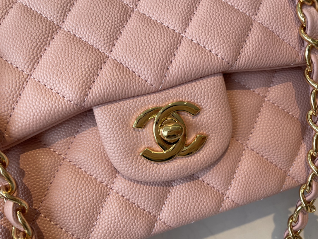 Chanel classic flap diamond check dream pink leather small chain bag Chanel classic flap diamond check dream pink leather small chain bag