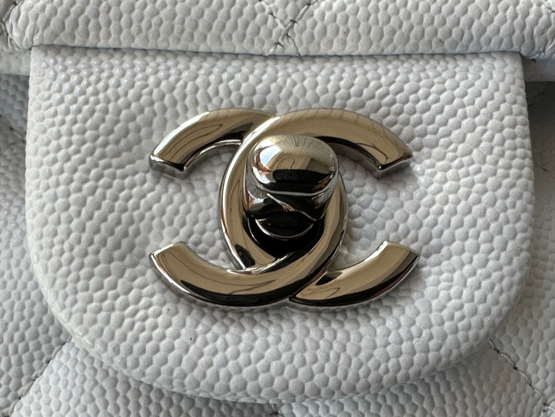 Chanel Classic Flap Diamond Check Pure White Leather Small Silver Chain Bag Chanel Classic Flap Diamond Check Pure White Leather Small Silver Chain Bag