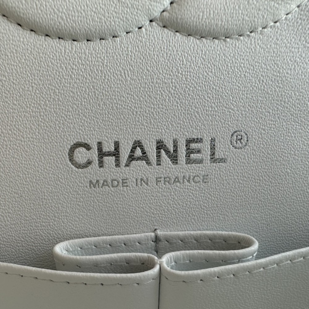 Chanel Classic Flap Diamond Check Pure White Leather Small Silver Chain Bag Chanel Classic Flap Diamond Check Pure White Leather Small Silver Chain Bag
