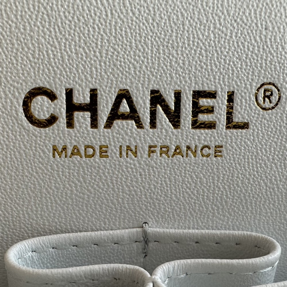 Chanel Classic Flap Diamond Check Pure White Leather Small Chain Bag Chanel Classic Flap Diamond Check Pure White Leather Small Chain Bag