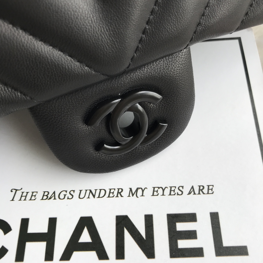 Chanel Boy Classic Flap Pure Black Leather Chain Bag Chanel Boy Classic Flap Pure Black Leather Chain Bag