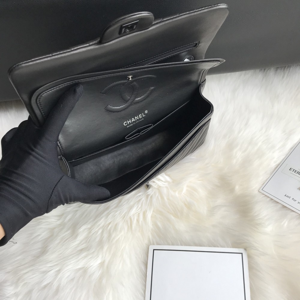 Chanel Boy Classic Flap Pure Black Leather Chain Bag Chanel Boy Classic Flap Pure Black Leather Chain Bag