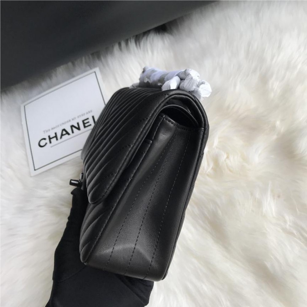 Chanel Boy Classic Flap Pure Black Leather Chain Bag Chanel Boy Classic Flap Pure Black Leather Chain Bag