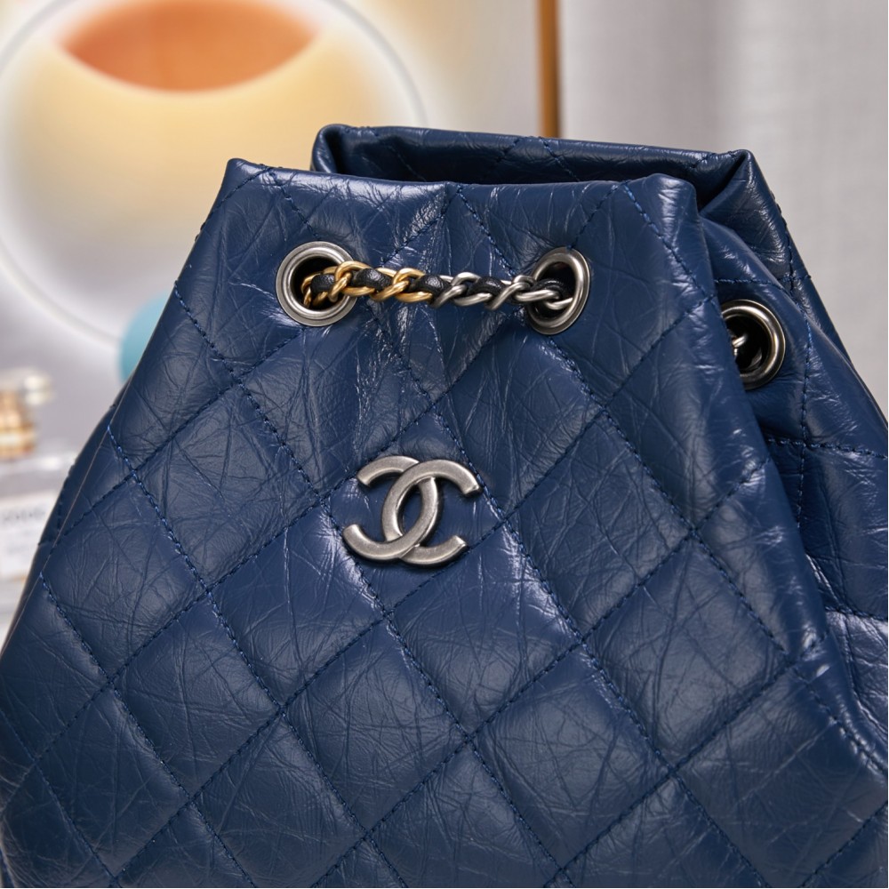 Chanel classic diamond check bright blue leather chain bucket bag Chanel classic diamond check bright blue leather chain bucket bag