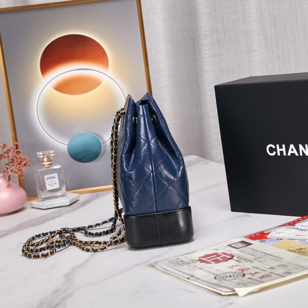 Chanel classic diamond check bright blue leather chain bucket bag Chanel classic diamond check bright blue leather chain bucket bag