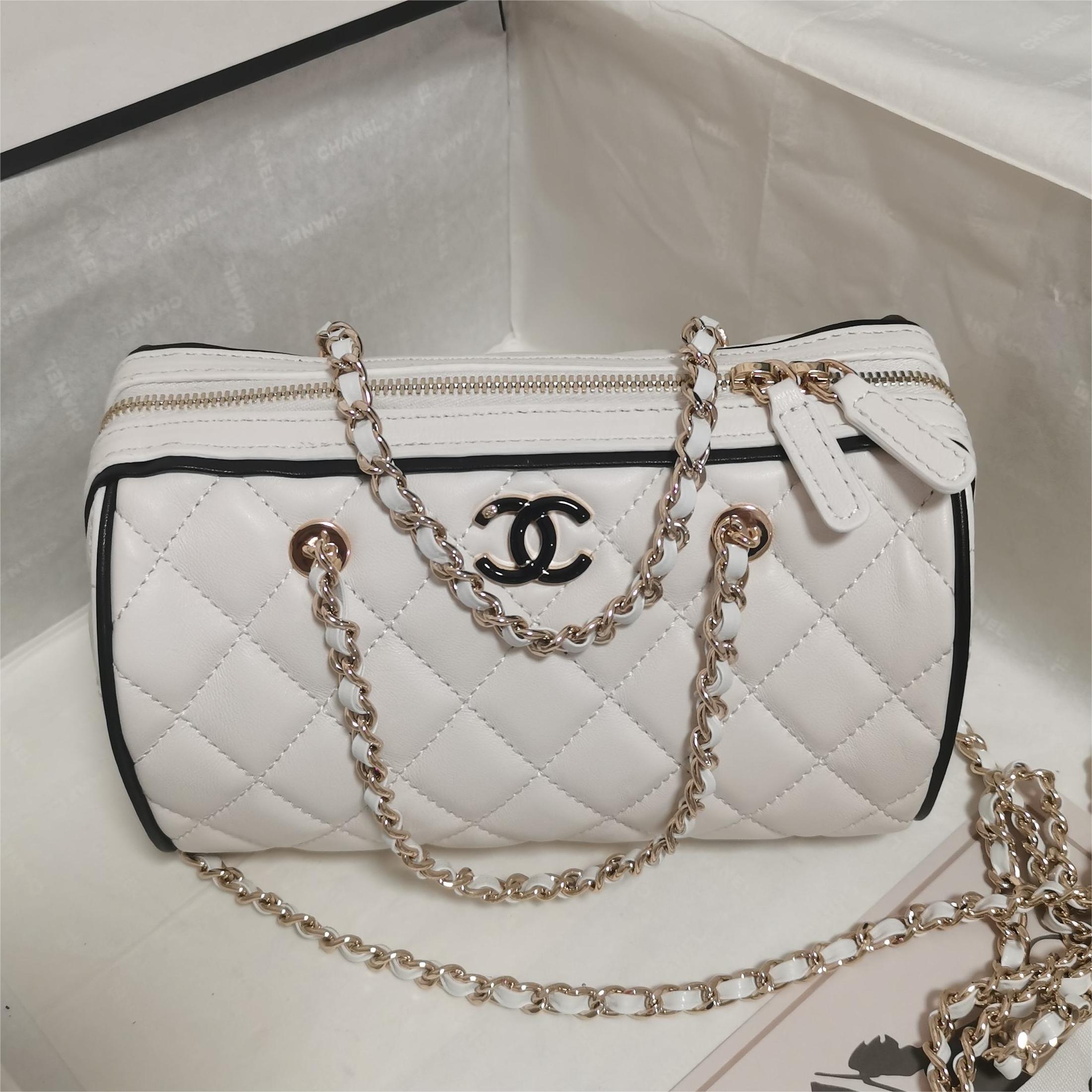 Chanel classic bright white diamond check leather chain bag Chanel classic bright white diamond check leather chain bag