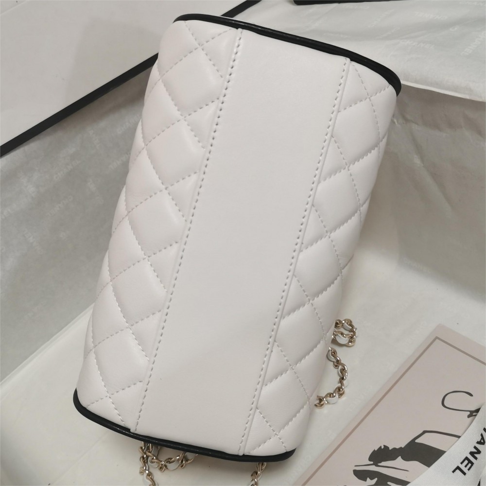 Chanel classic bright white diamond check leather chain bag Chanel classic bright white diamond check leather chain bag