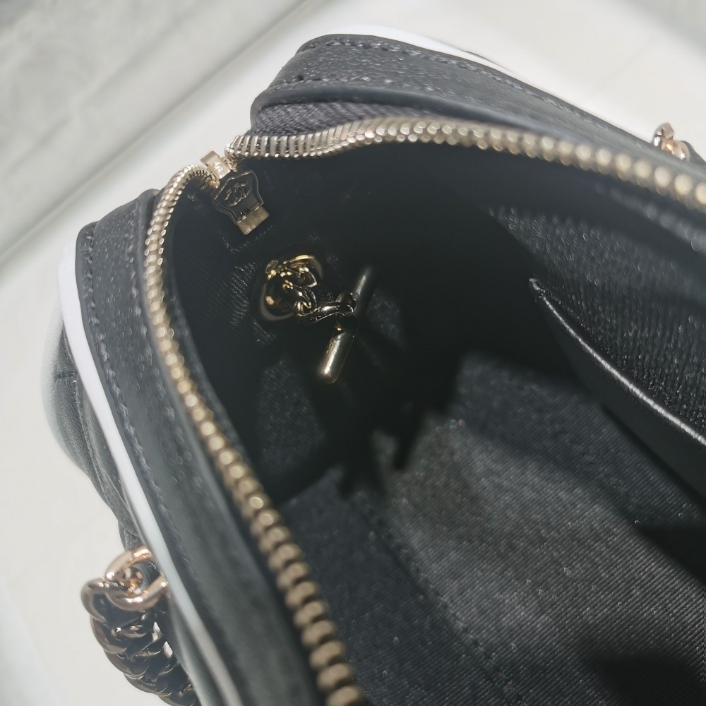 Chanel classic shiny black diamond check leather chain bag Chanel classic shiny black diamond check leather chain bag