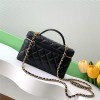 Chanel classic Coco Handle series bright black lambskin exquisite hardware chain bag Chanel classic Coco Handle series bright black lambskin exquisite hardware chain bag