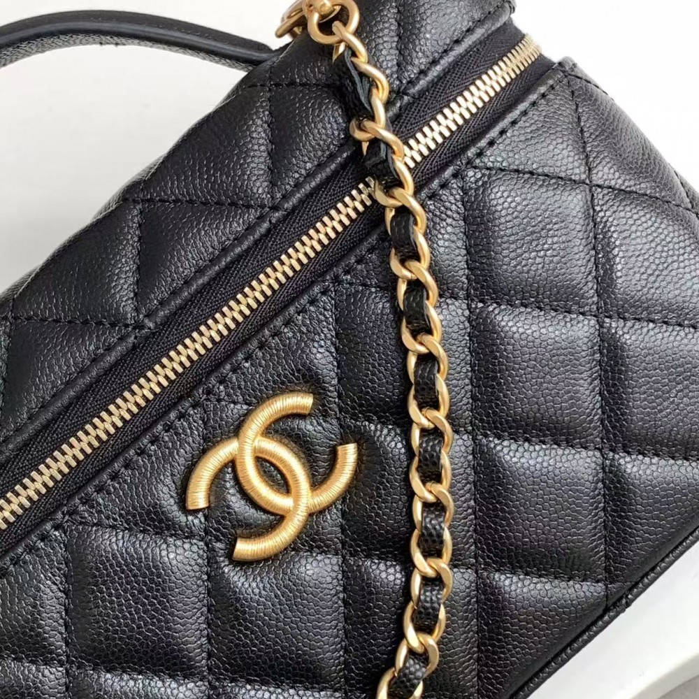 Chanel classic Coco Handle series bright black lambskin silver hardware chain bag Chanel classic Coco Handle series bright black lambskin silver hardware chain bag