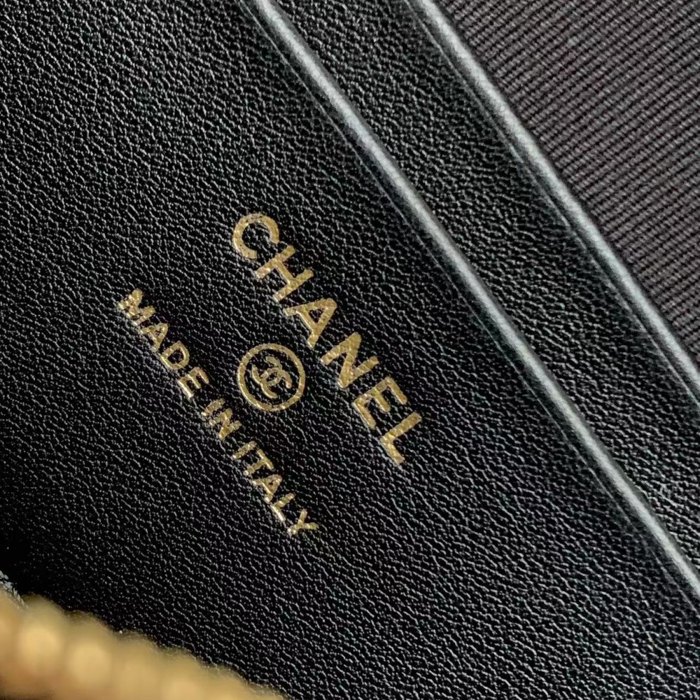 Chanel classic Coco Handle series bright black lambskin exquisite hardware chain bag Chanel classic Coco Handle series bright black lambskin exquisite hardware chain bag