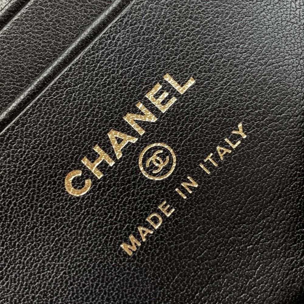 Chanel classic Coco Handle series bright black lambskin chain bag Chanel classic Coco Handle series bright black lambskin chain bag