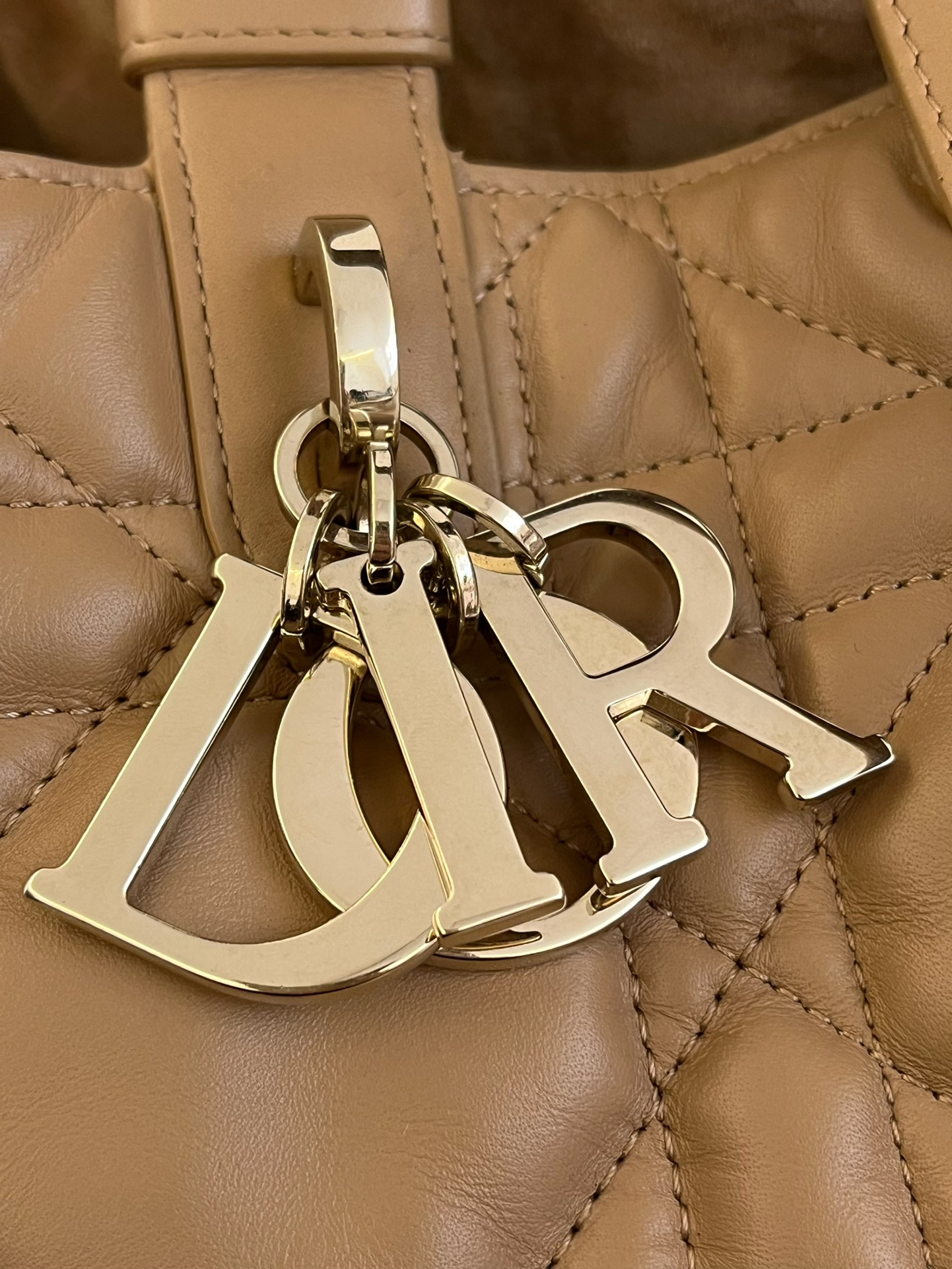 Christian Dior TOUJOURS classic rattan stitching brown leather handbag Christian Dior TOUJOURS classic rattan stitching brown leather handbag
