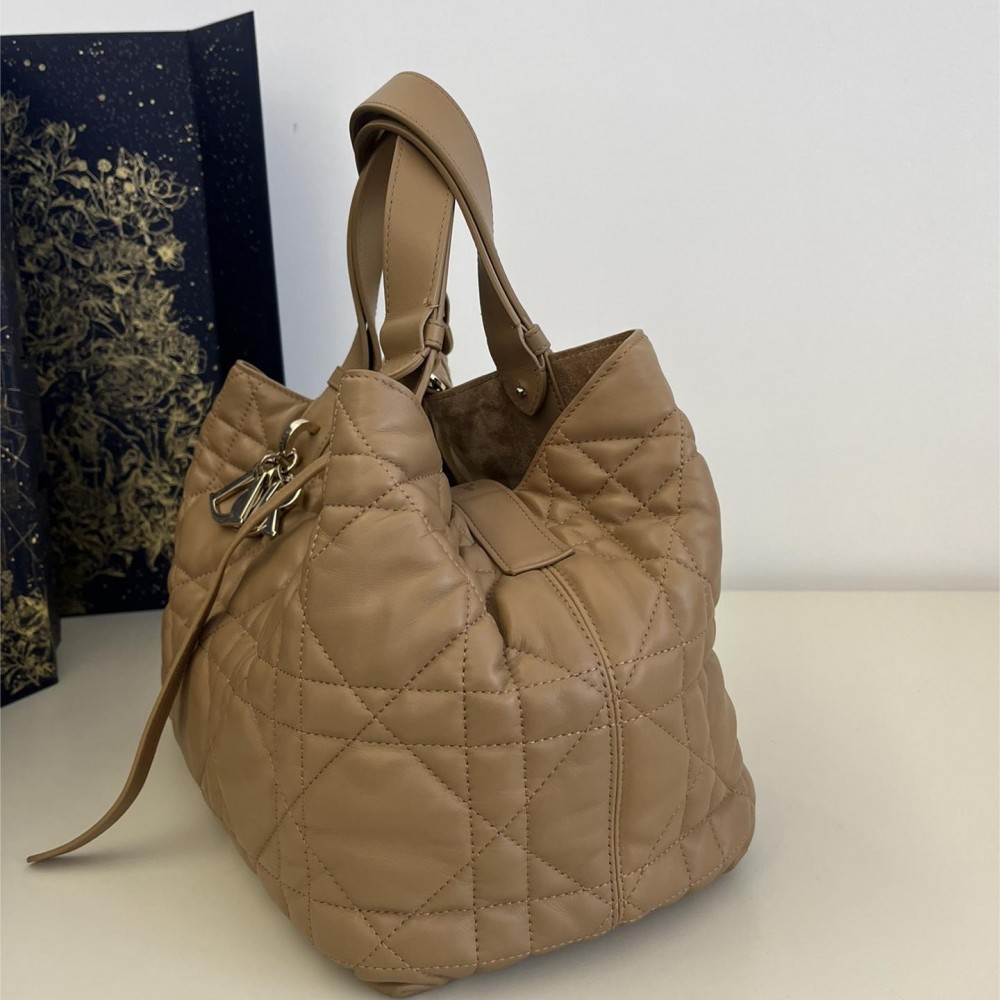 Christian Dior TOUJOURS classic rattan stitching brown leather handbag Christian Dior TOUJOURS classic rattan stitching brown leather handbag