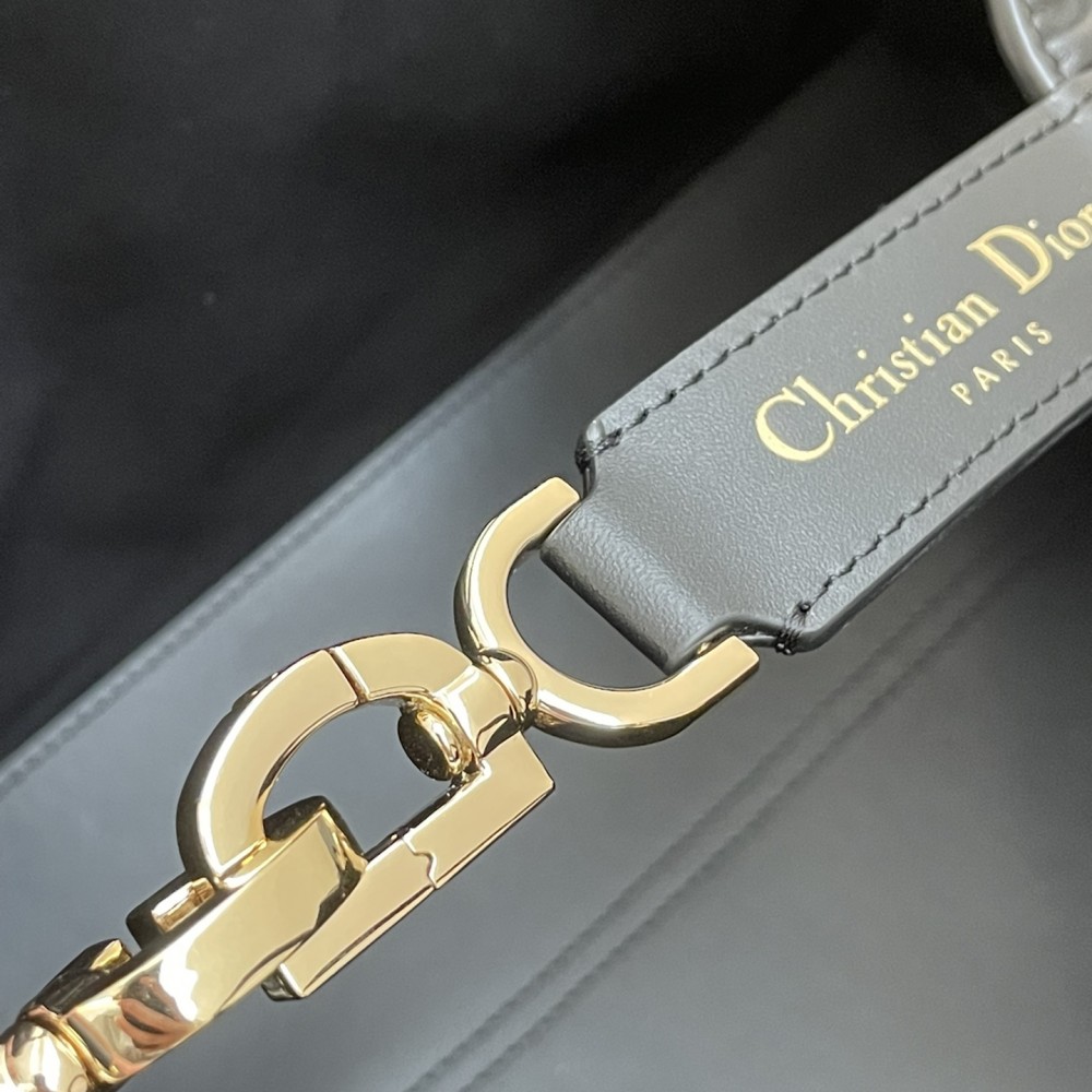 Christian Dior TOUJOURS classic rattan stitching black leather handbag Christian Dior TOUJOURS classic rattan stitching black leather handbag
