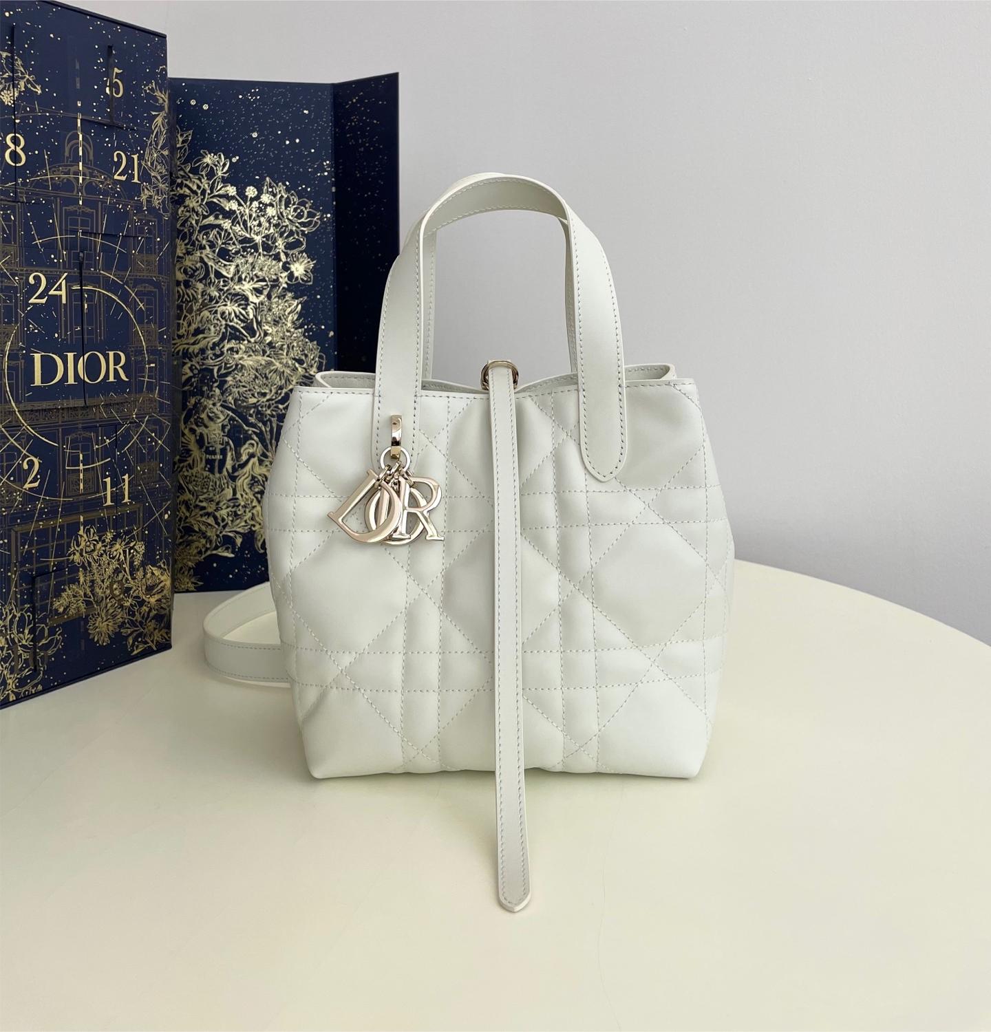 Christian Dior LADY DIOR classic small rattan stitching white leather handbag Christian Dior LADY DIOR classic small rattan stitching white leather handbag