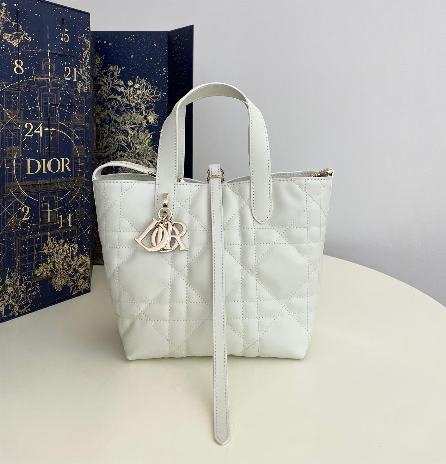 Christian Dior LADY DIOR classic small rattan stitching white leather handbag Christian Dior LADY DIOR classic small rattan stitching white leather handbag