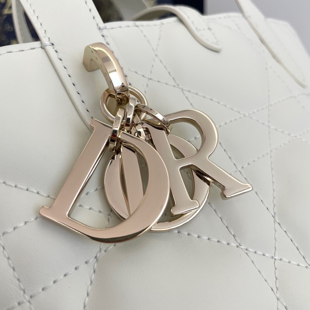 Christian Dior LADY DIOR classic small rattan stitching white leather handbag Christian Dior LADY DIOR classic small rattan stitching white leather handbag