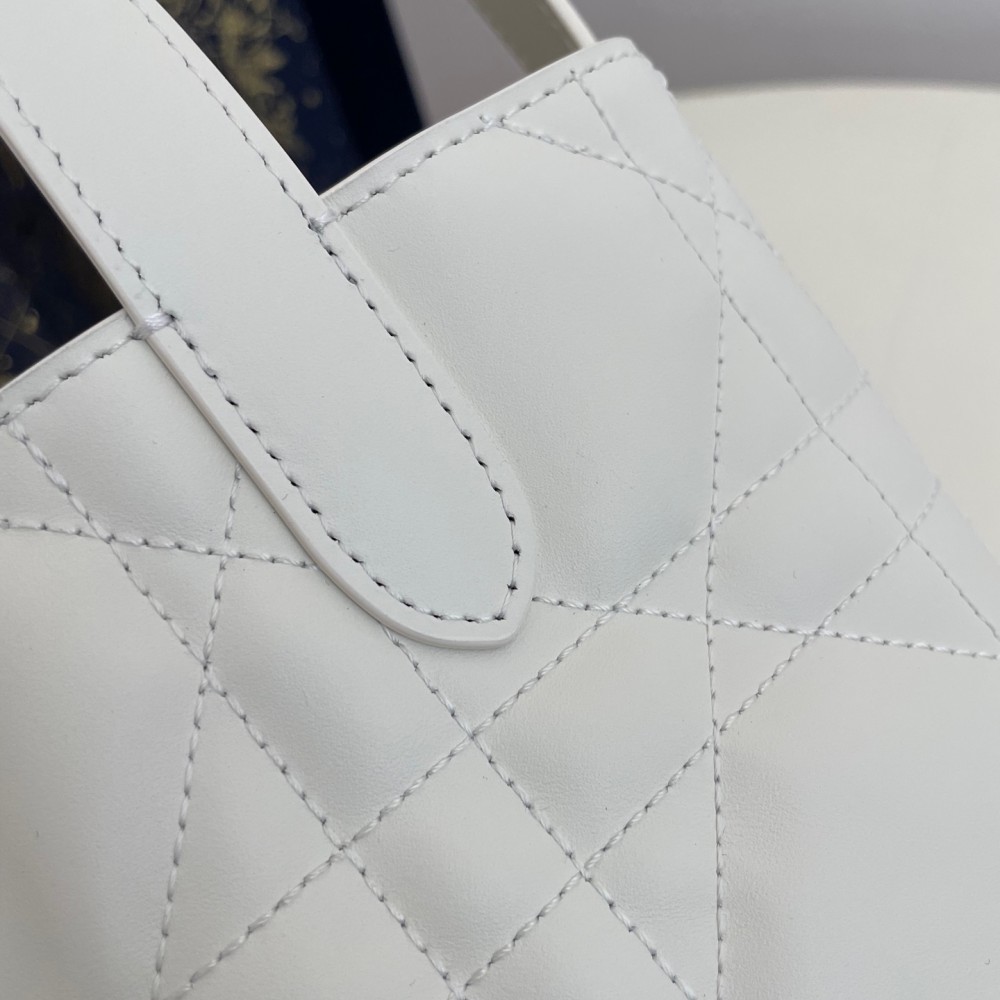 Christian Dior LADY DIOR classic small rattan stitching white leather handbag Christian Dior LADY DIOR classic small rattan stitching white leather handbag