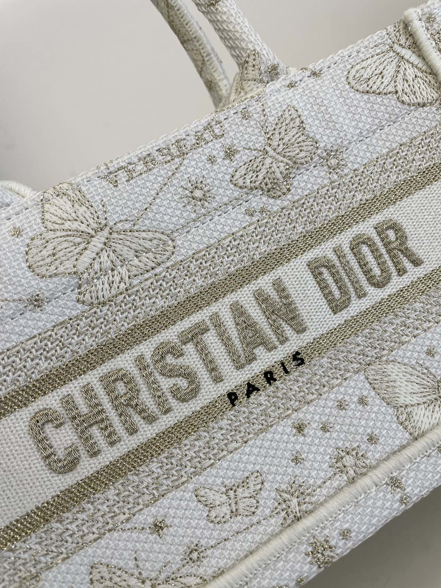 Christian Dior DIOR BOOK TOTE classic small rattan stitching white handbag Christian Dior DIOR BOOK TOTE classic small rattan stitching white handbag