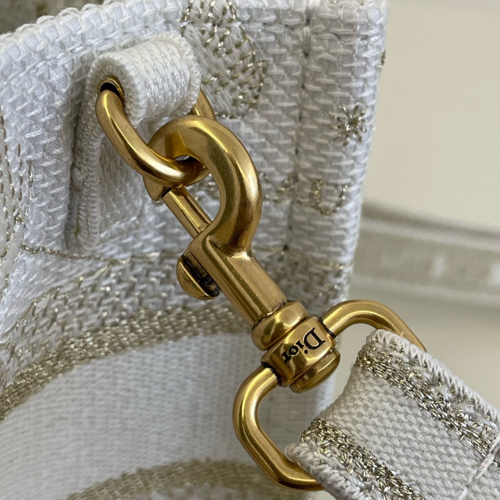 Christian Dior DIOR BOOK TOTE classic small rattan stitching white handbag Christian Dior DIOR BOOK TOTE classic small rattan stitching white handbag