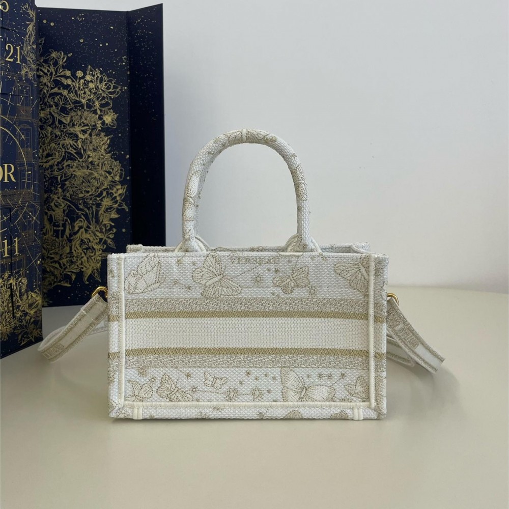 Christian Dior DIOR BOOK TOTE classic small rattan stitching white handbag Christian Dior DIOR BOOK TOTE classic small rattan stitching white handbag