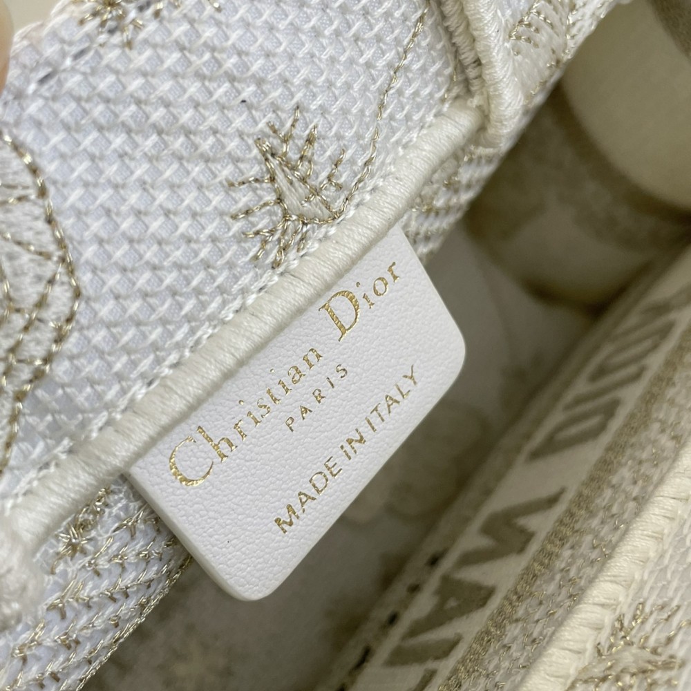 Christian Dior DIOR BOOK TOTE classic small rattan stitching white handbag Christian Dior DIOR BOOK TOTE classic small rattan stitching white handbag