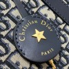 Christian Dior classic leather LOGO pattern black and white contrast handbag Christian Dior classic leather LOGO pattern black and white contrast handbag