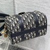 Christian Dior classic leather LOGO pattern black and white contrast handbag Christian Dior classic leather LOGO pattern black and white contrast handbag