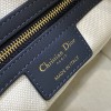 Christian Dior classic leather LOGO pattern black and white contrast handbag Christian Dior classic leather LOGO pattern black and white contrast handbag