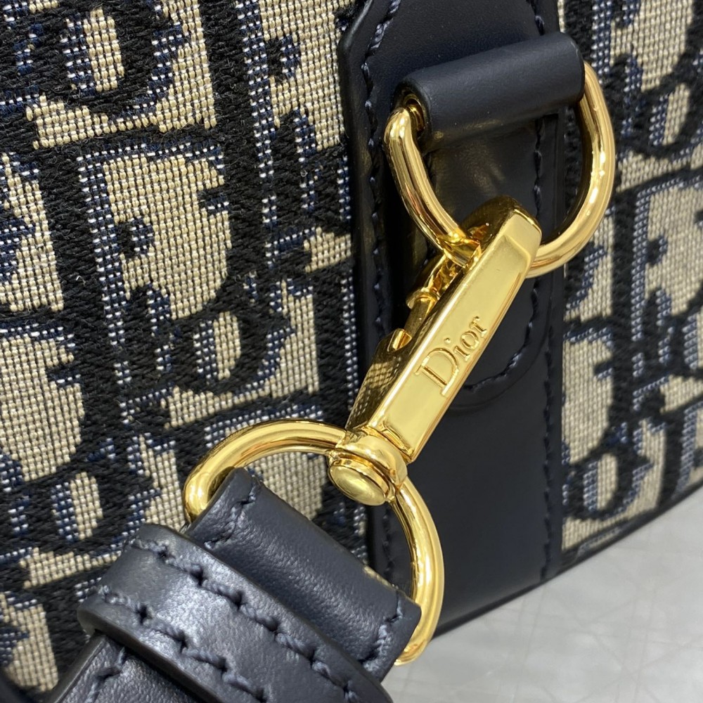 Christian Dior classic medium leather LOGO pattern black and white contrast handbag Christian Dior classic medium leather LOGO pattern black and white contrast handbag