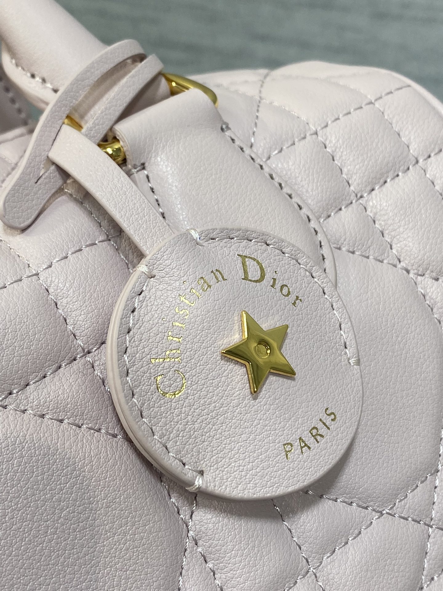 Christian Dior My Dior series matte lambskin matte rattan pattern exquisite pink handbag Christian Dior My Dior series matte lambskin matte rattan pattern exquisite pink handbag