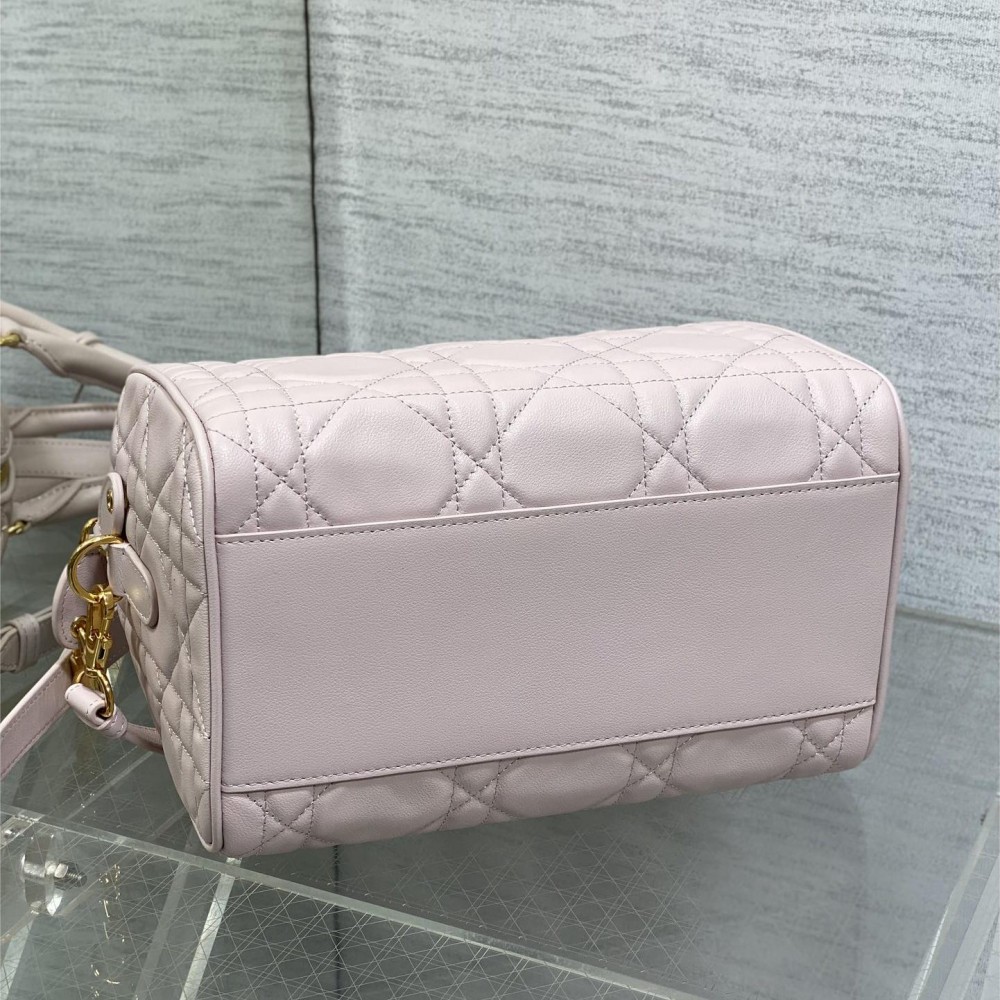 Christian Dior My Dior series matte lambskin matte rattan pattern exquisite pink handbag Christian Dior My Dior series matte lambskin matte rattan pattern exquisite pink handbag
