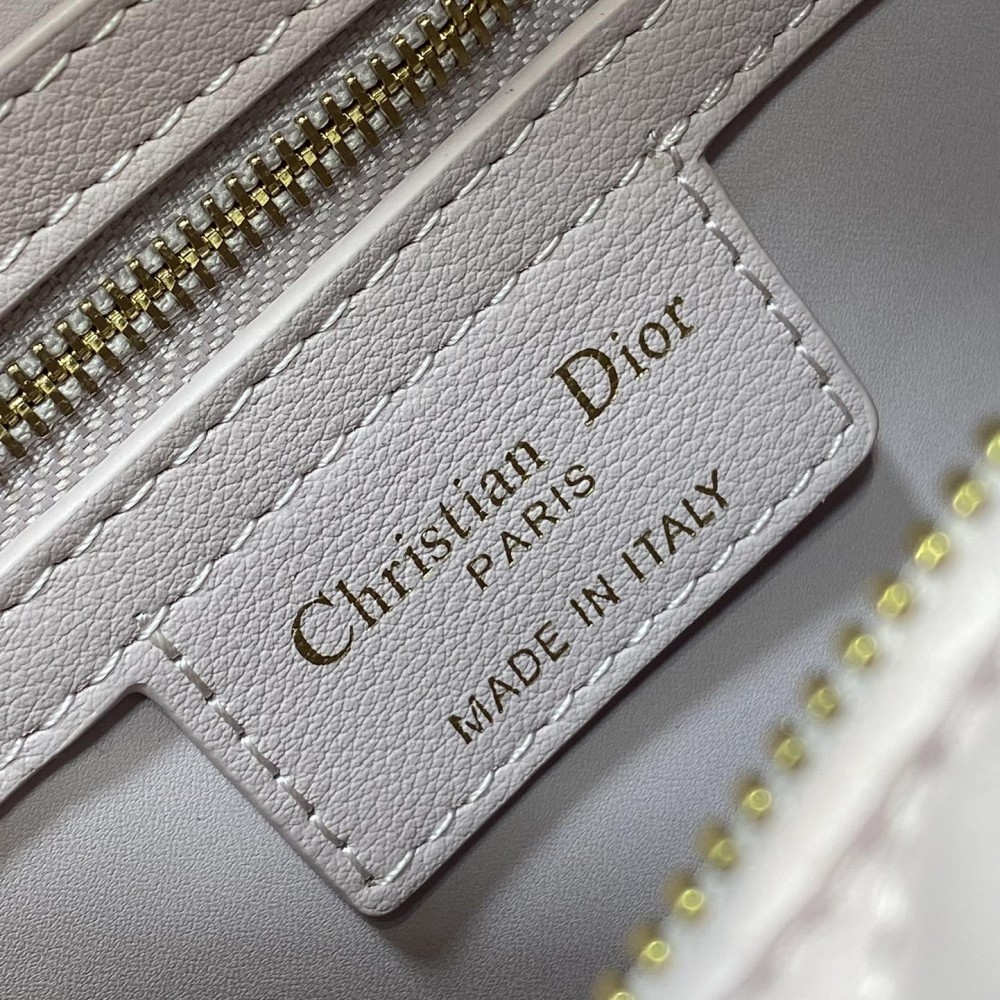 Christian Dior My Dior series matte lambskin matte rattan pattern exquisite pink handbag Christian Dior My Dior series matte lambskin matte rattan pattern exquisite pink handbag