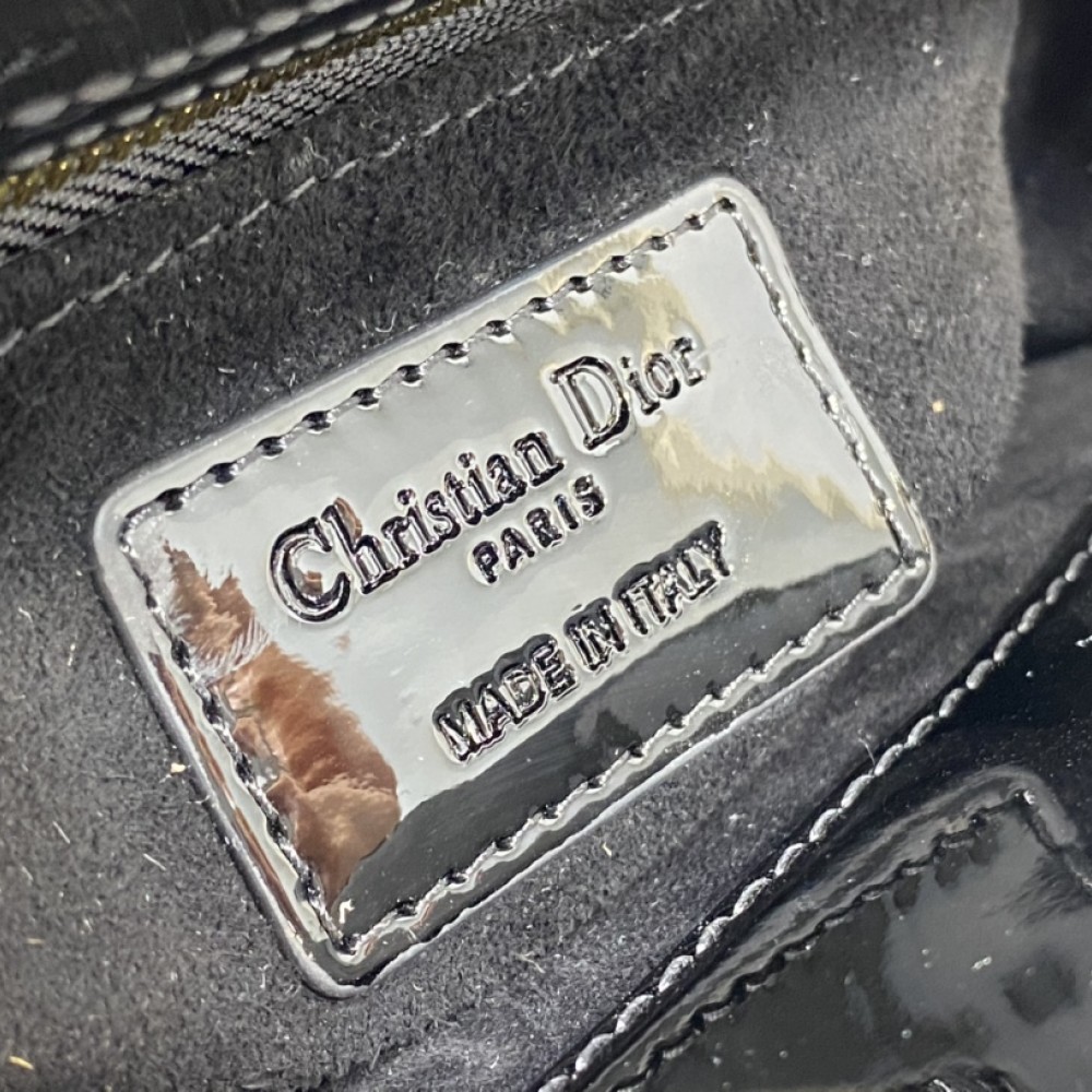 Christian Dior LADY Dior series bright black patent leather exquisite hardware handbag Christian Dior LADY Dior series bright black patent leather exquisite hardware handbag