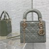 Christian Dior LADY Dior series emerald patent leather texture exquisite hardware handbag Christian Dior LADY Dior series emerald patent leather texture exquisite hardware handbag
