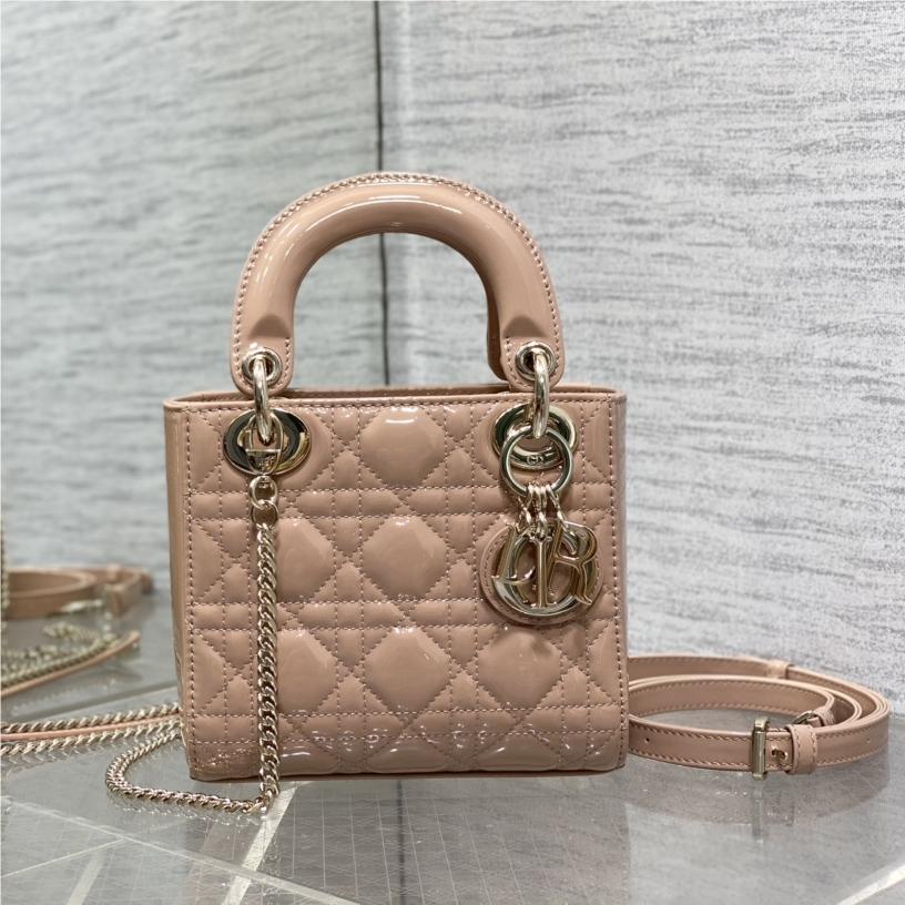 Christian Dior LADY Dior series crimson patent leather exquisite hardware handbag Christian Dior LADY Dior series crimson patent leather exquisite hardware handbag