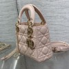 Christian Dior LADY Dior series cute pink patent leather texture exquisite hardware handbag Christian Dior LADY Dior series cute pink patent leather texture exquisite hardware handbag