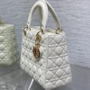 Christian Dior LADY Dior series pure white patent leather texture exquisite hardware large handbag Christian Dior LADY Dior series pure white patent leather texture exquisite hardware large handbag