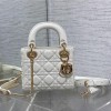 Christian Dior LADY Dior series pure white patent leather texture exquisite hardware small handbag Christian Dior LADY Dior series pure white patent leather texture exquisite hardware small handbag